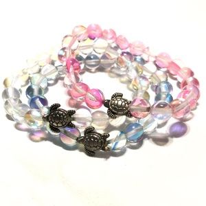 🐢 O & Co Glass beaded bracelet with turtle charm